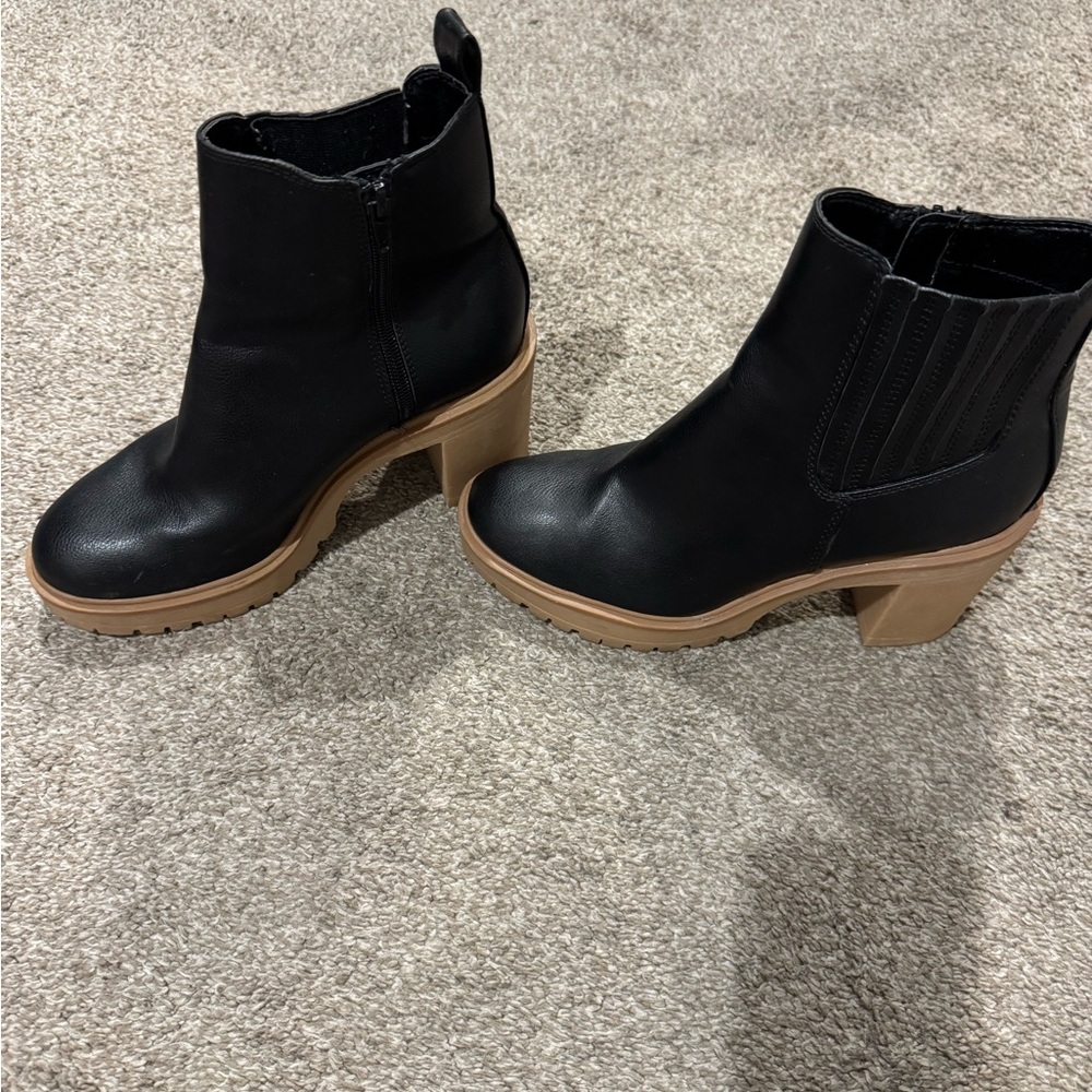 Dolce Vita Black and Tan Heeled Boots with Chunky Heel